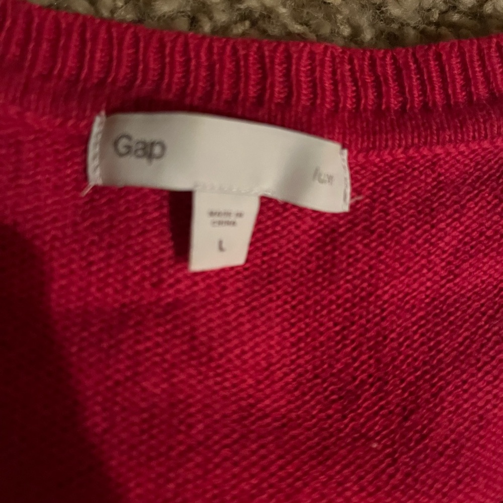 Large like new Gap sweater